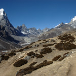 Traversing above Pheriche :: looking north, the Cho La approach
