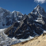 Traversing to Dzonghla :: Taboche, Cholatse and th frozen lake below blocked by the Chola glacier